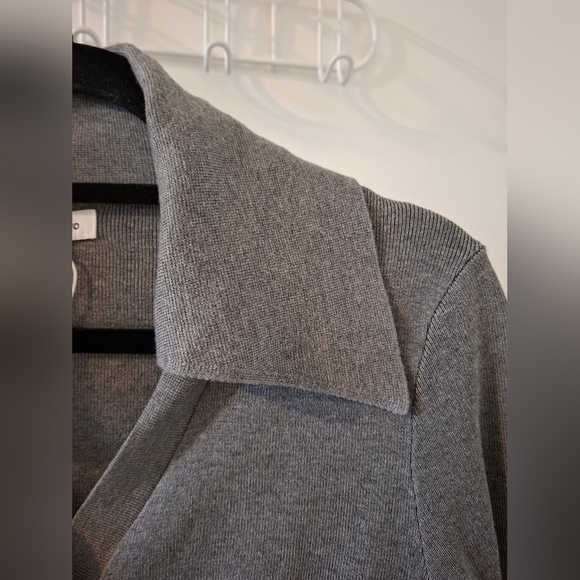 Urban Revivo Women's Gray Lapel Button-up Cropped Knitted Cardigan (Size US 6) - Picture 9 of 9
